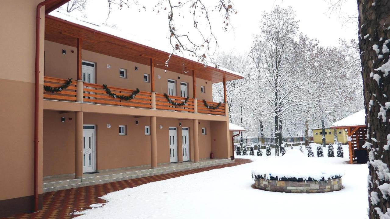 Boro Apartman Tiszafüred Екстериор снимка